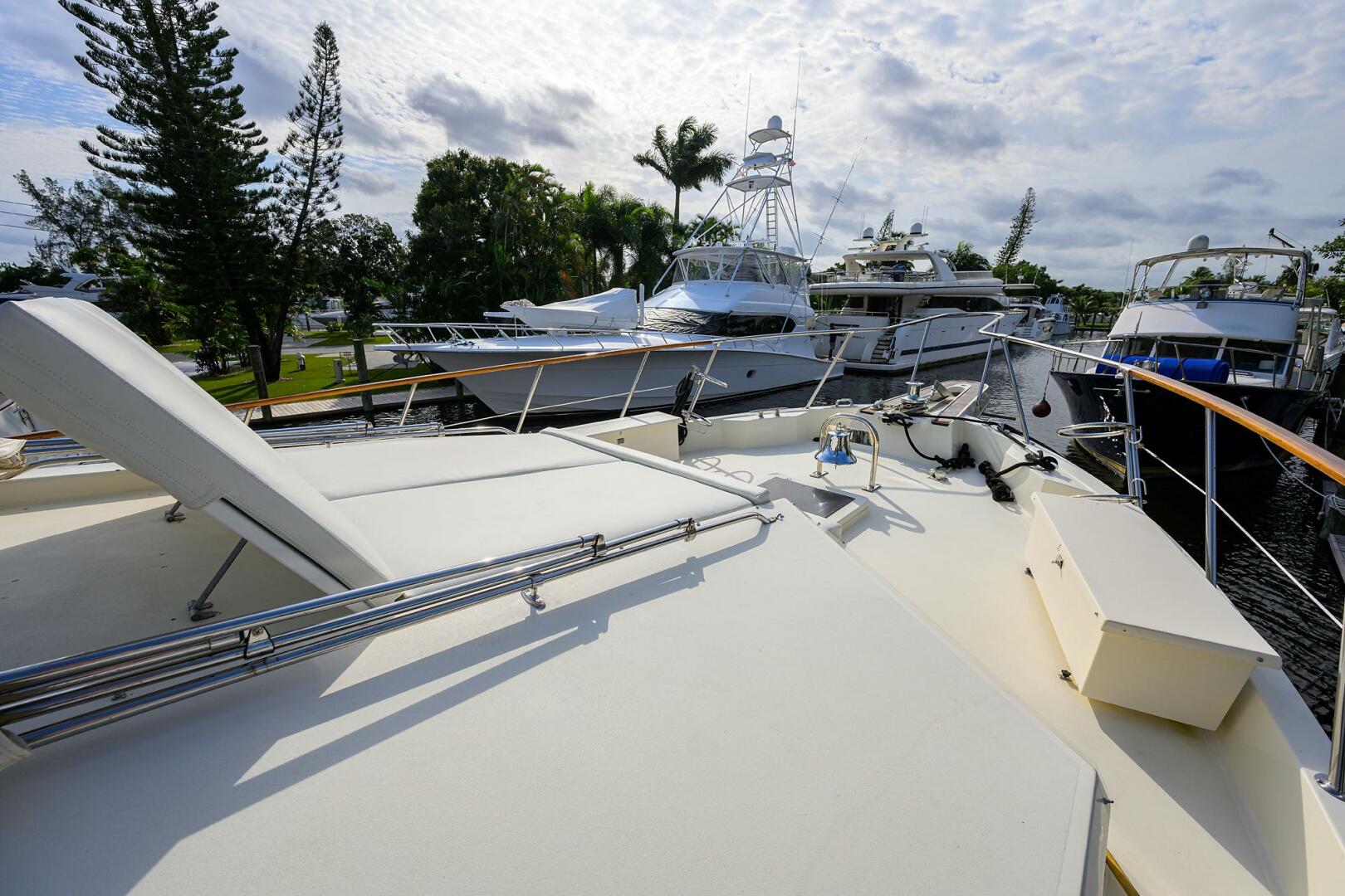 FOREVER YOUNG 78ft Hatteras Yacht For Sale