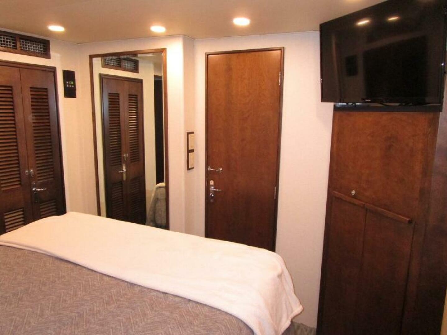 SHEPSL X 87ft Burger Yacht For Sale