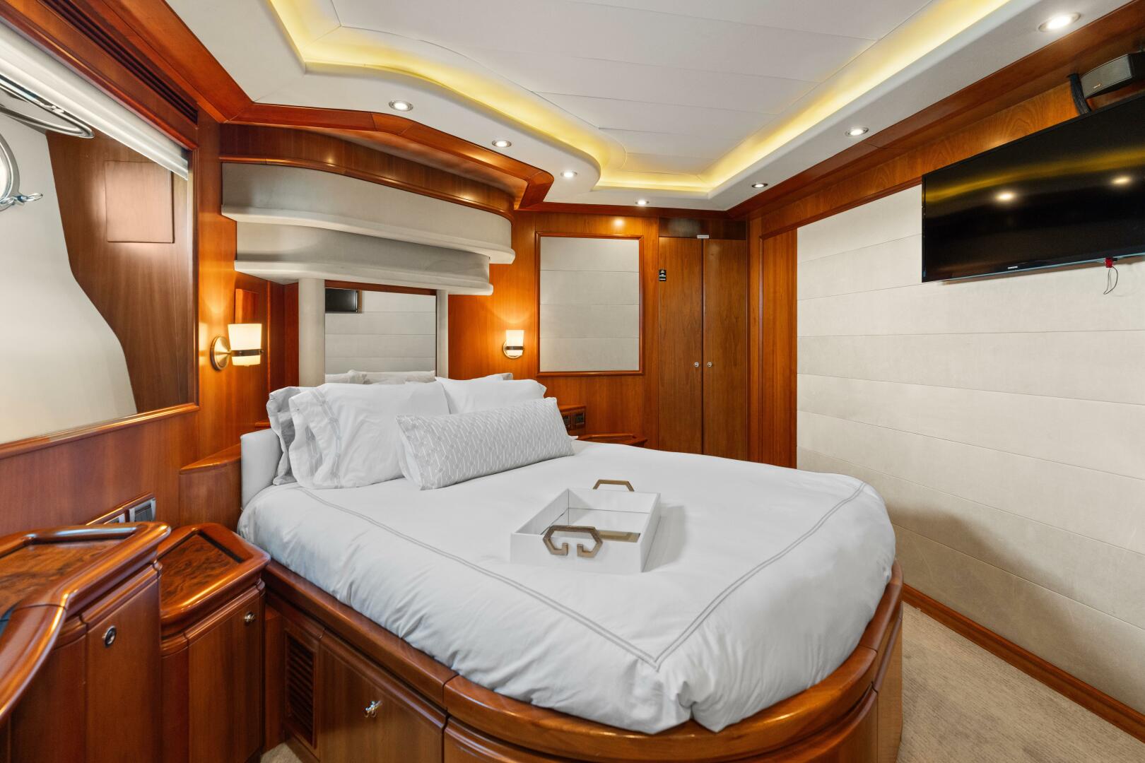 2004 Ferretti Yachts 