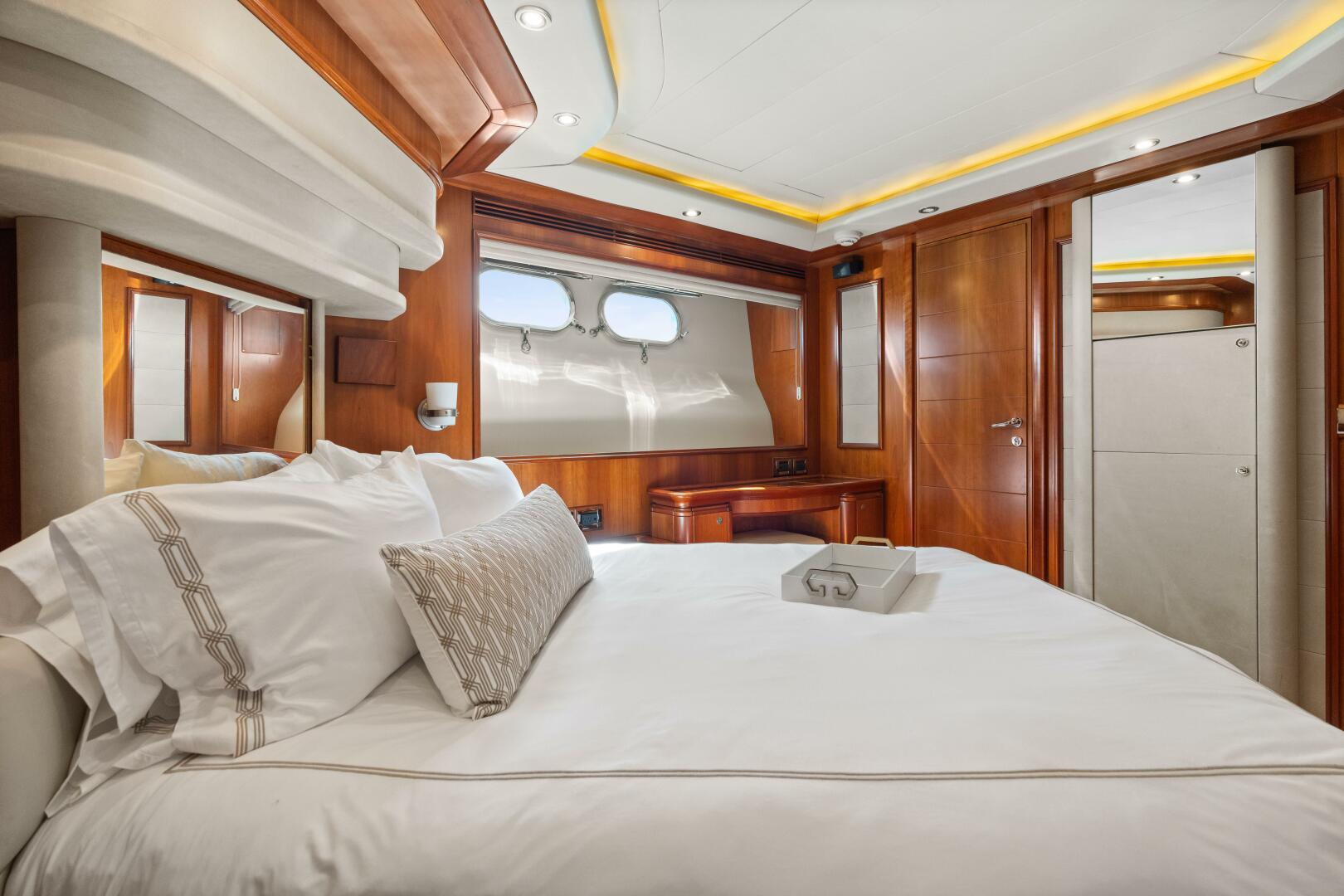 MAMBO 112ft Ferretti Yachts Yacht For Sale