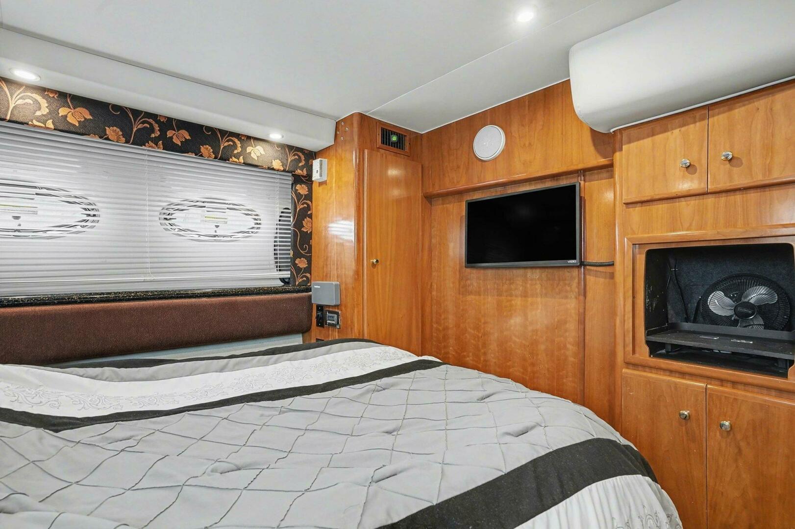 Still Not My Fault 39ft Carver Yacht For Sale Still Not My Fault 39ft Carver Yacht For Sale