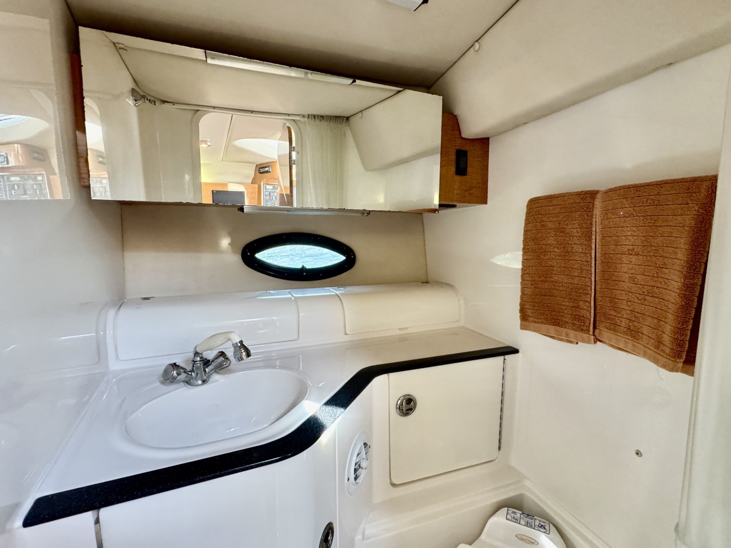 Floating Options 32ft Regal Yacht For Sale