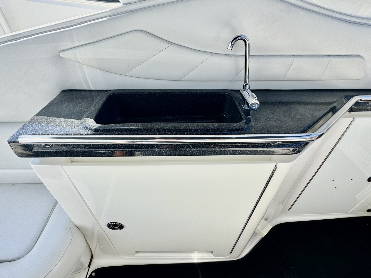 Floating Options 32ft Regal Yacht For Sale