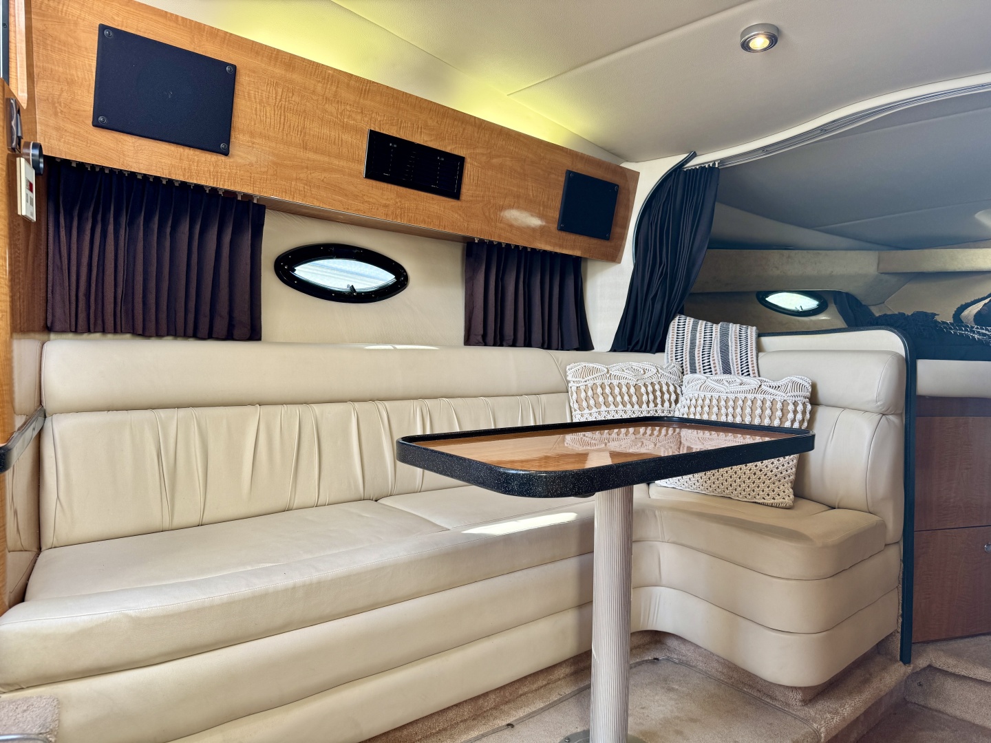 Floating Options 32ft Regal Yacht For Sale
