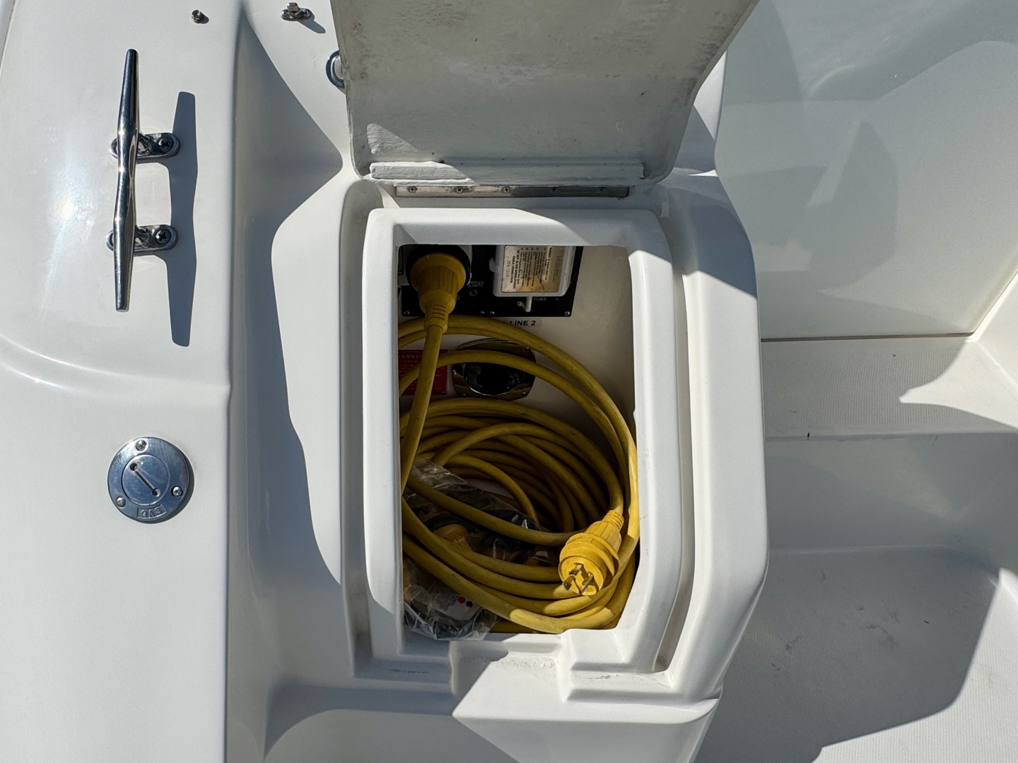 Floating Options 32ft Regal Yacht For Sale