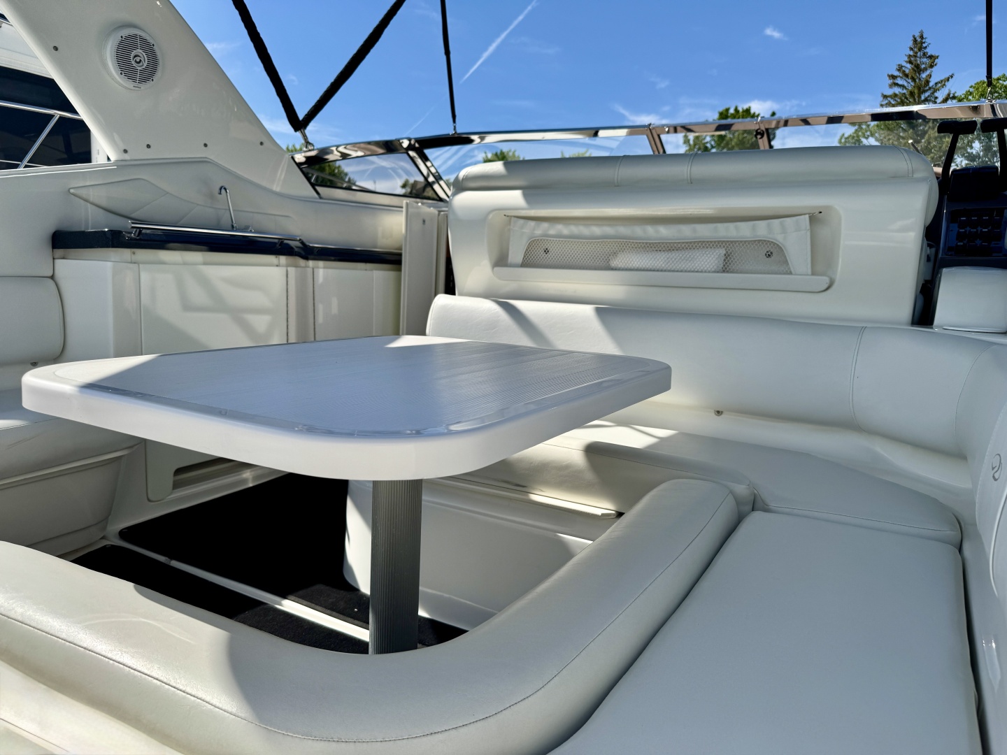 Floating Options 32ft Regal Yacht For Sale