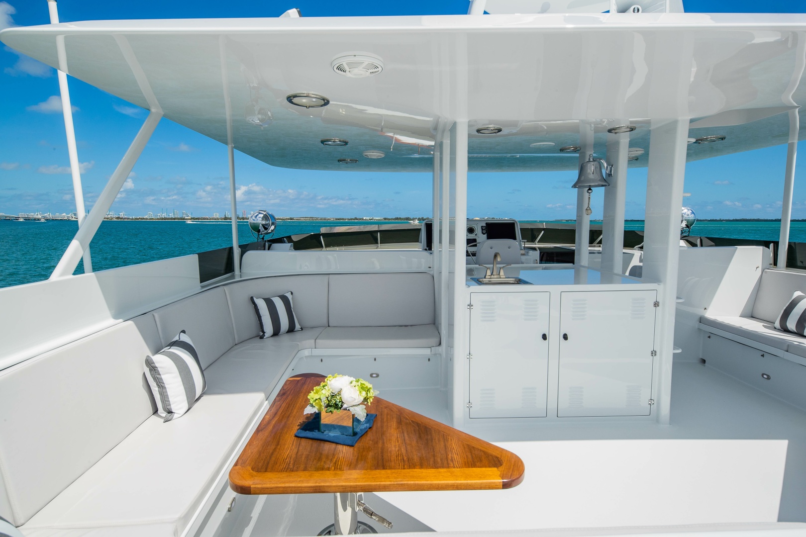 SILVER SEAS 107ft Burger Yacht For Sale