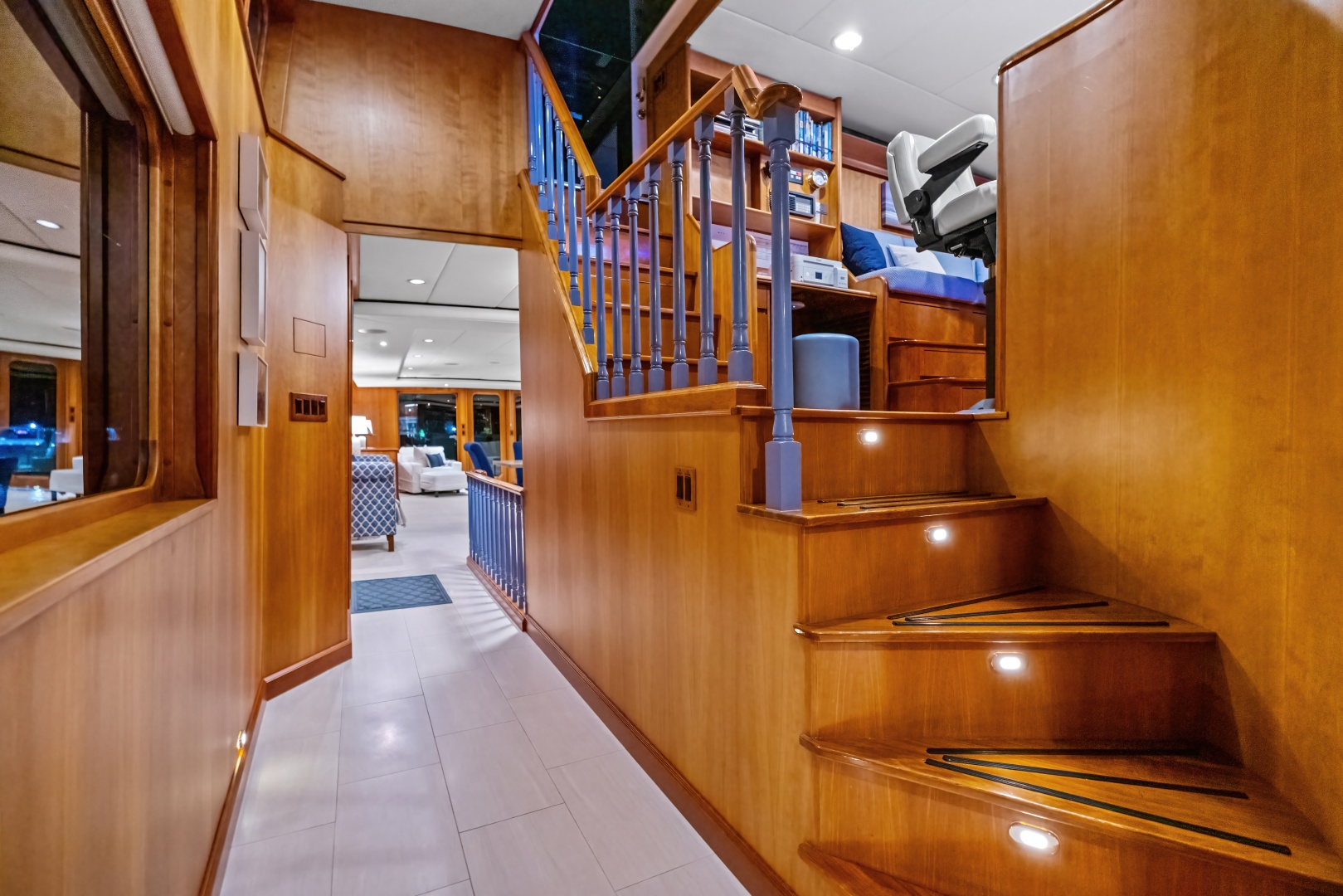 SILVER SEAS 107ft Burger Yacht For Sale