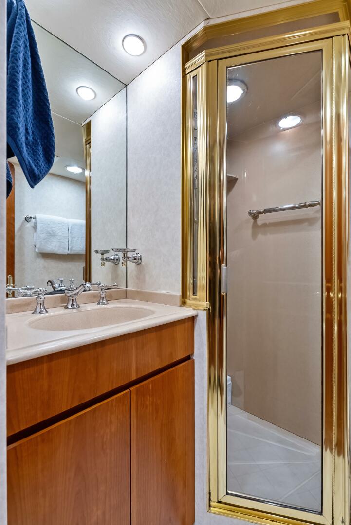 SILVER SEAS 107ft Burger Yacht For Sale