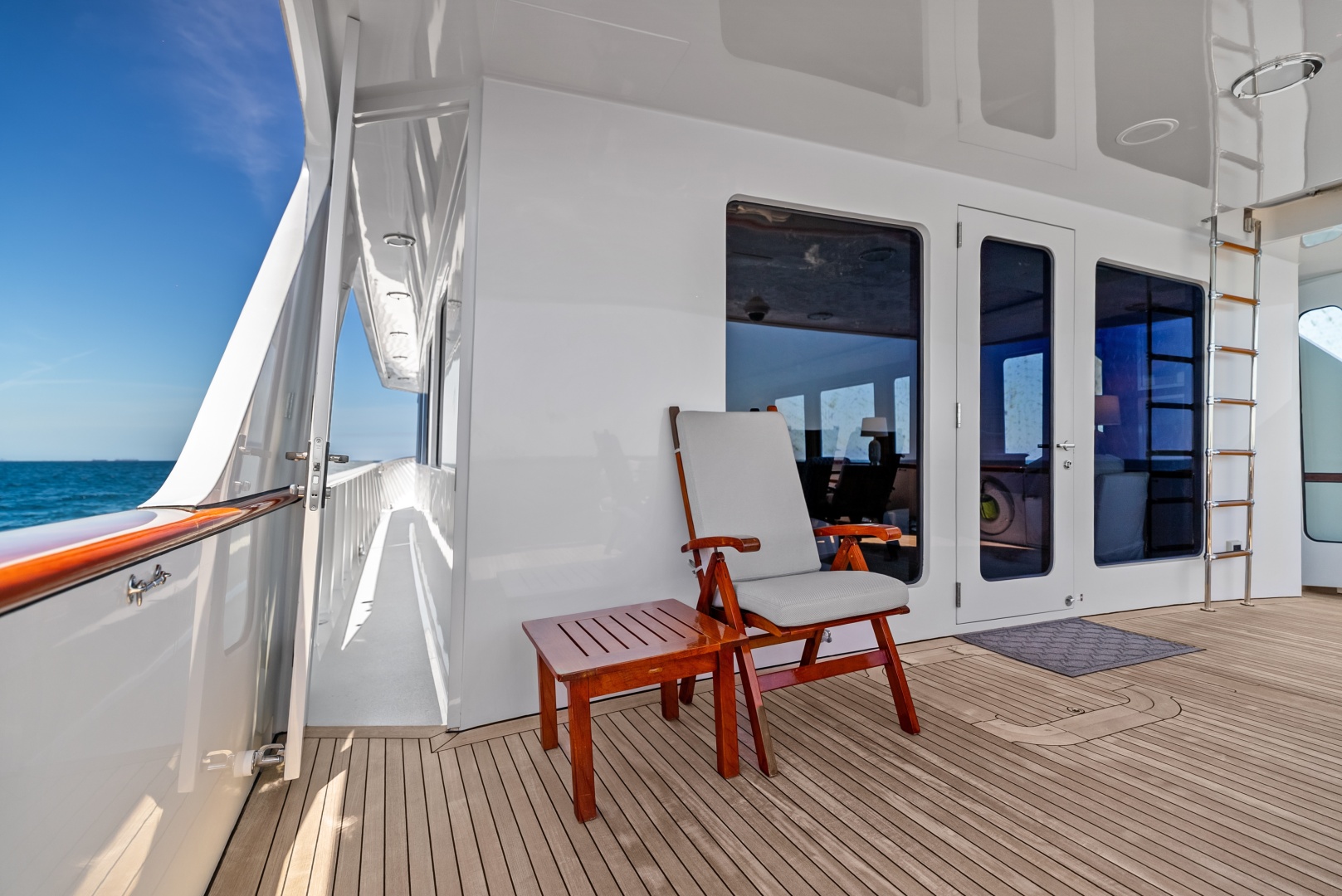 SILVER SEAS 107ft Burger Yacht For Sale SILVER SEAS 107ft Burger Yacht For Sale