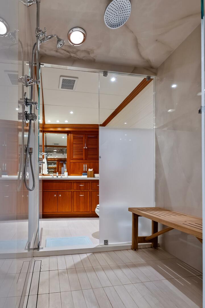 SILVER SEAS 107ft Burger Yacht For Sale