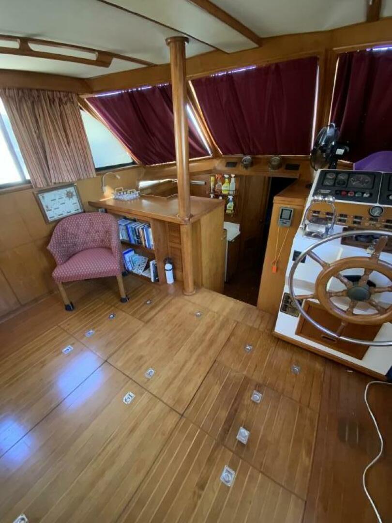 MAKIN MEMORIES 41ft President Yacht For Sale