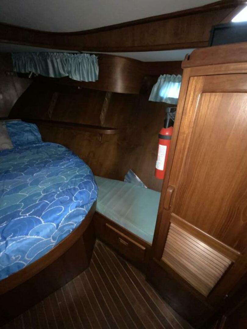 MAKIN MEMORIES 41ft President Yacht For Sale