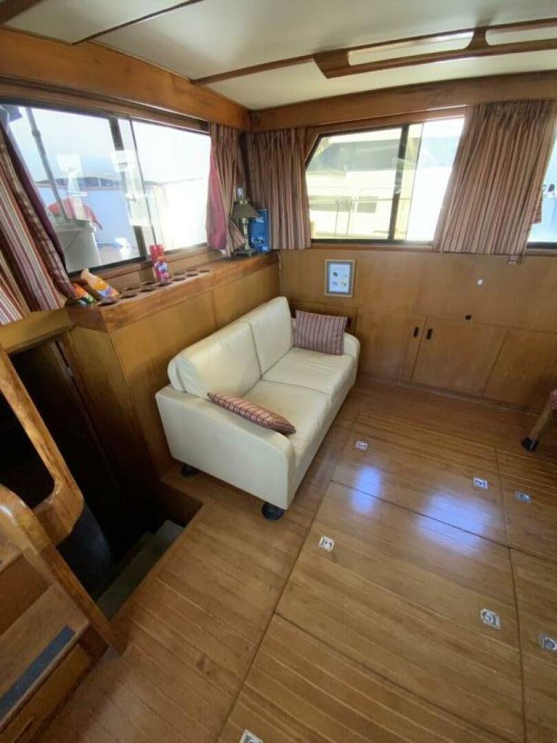 MAKIN MEMORIES 41ft President Yacht For Sale