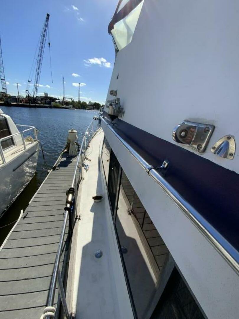 MAKIN MEMORIES 41ft President Yacht For Sale