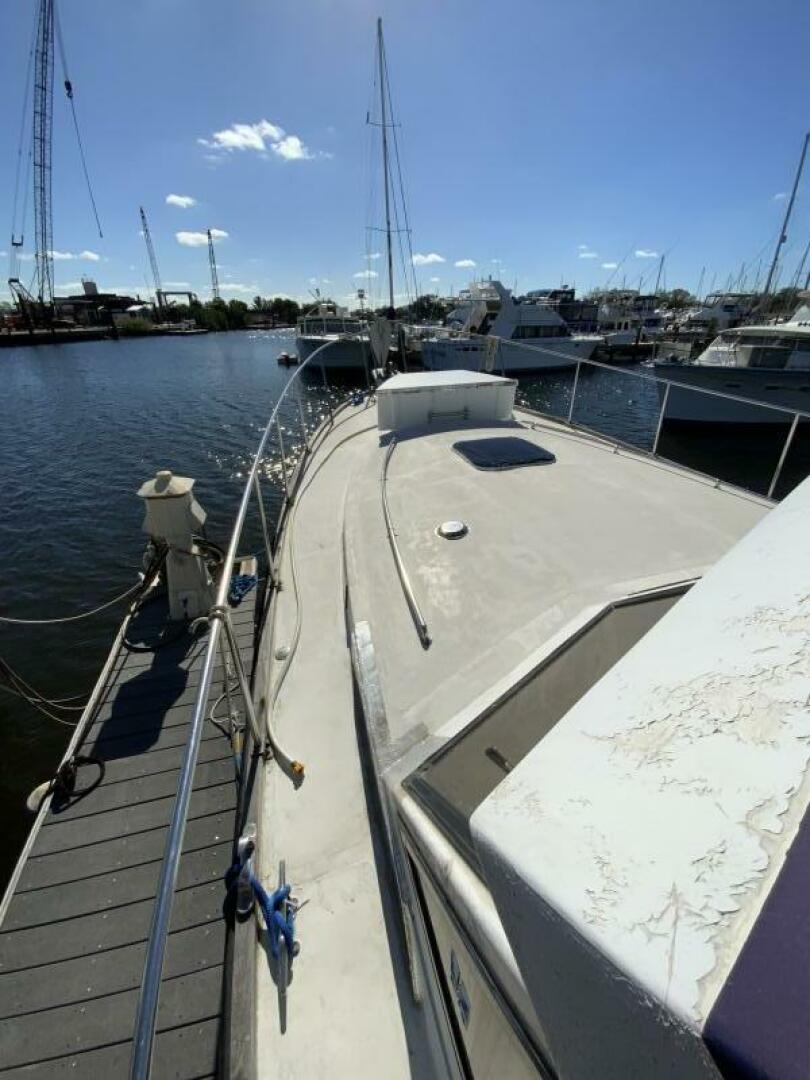 MAKIN MEMORIES 41ft President Yacht For Sale