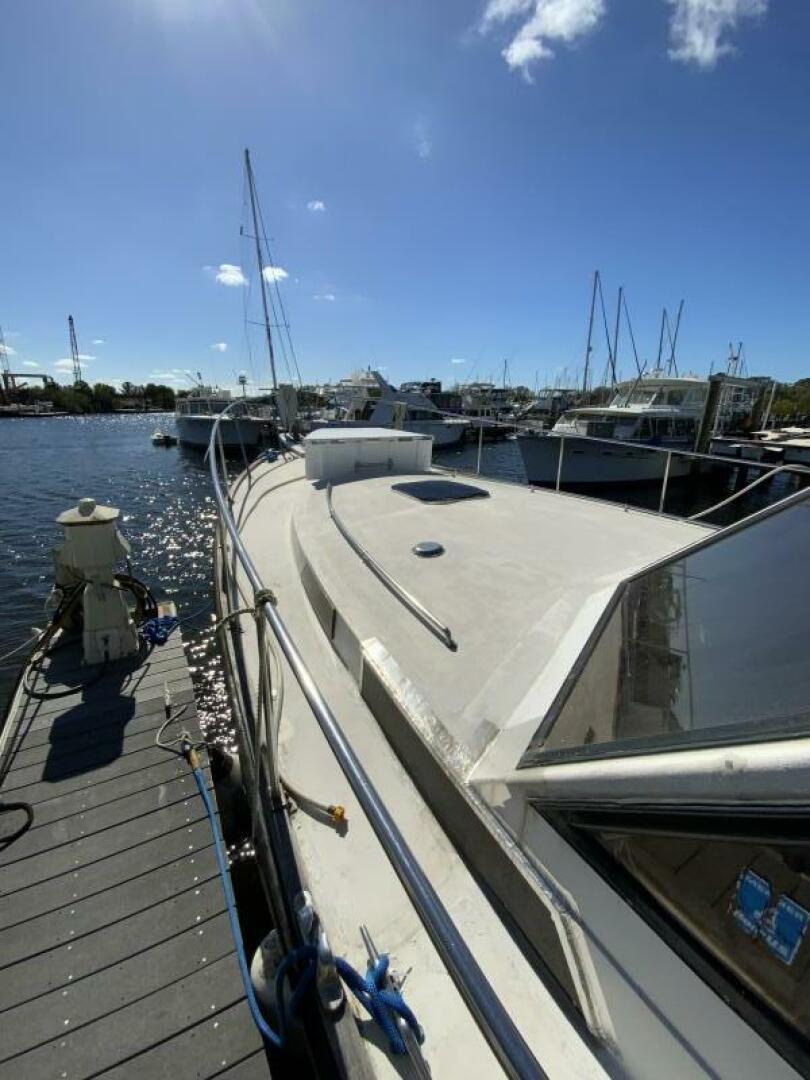 MAKIN MEMORIES 41ft President Yacht For Sale