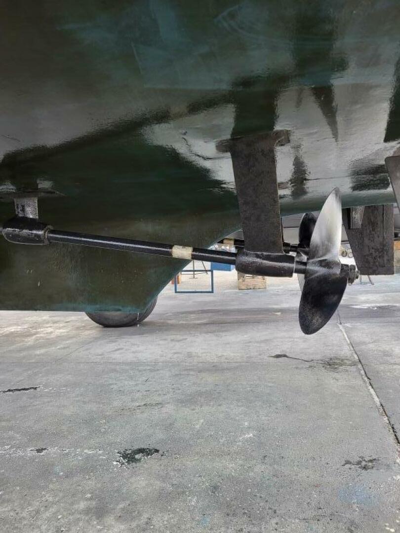 MAKIN MEMORIES 41ft President Yacht For Sale