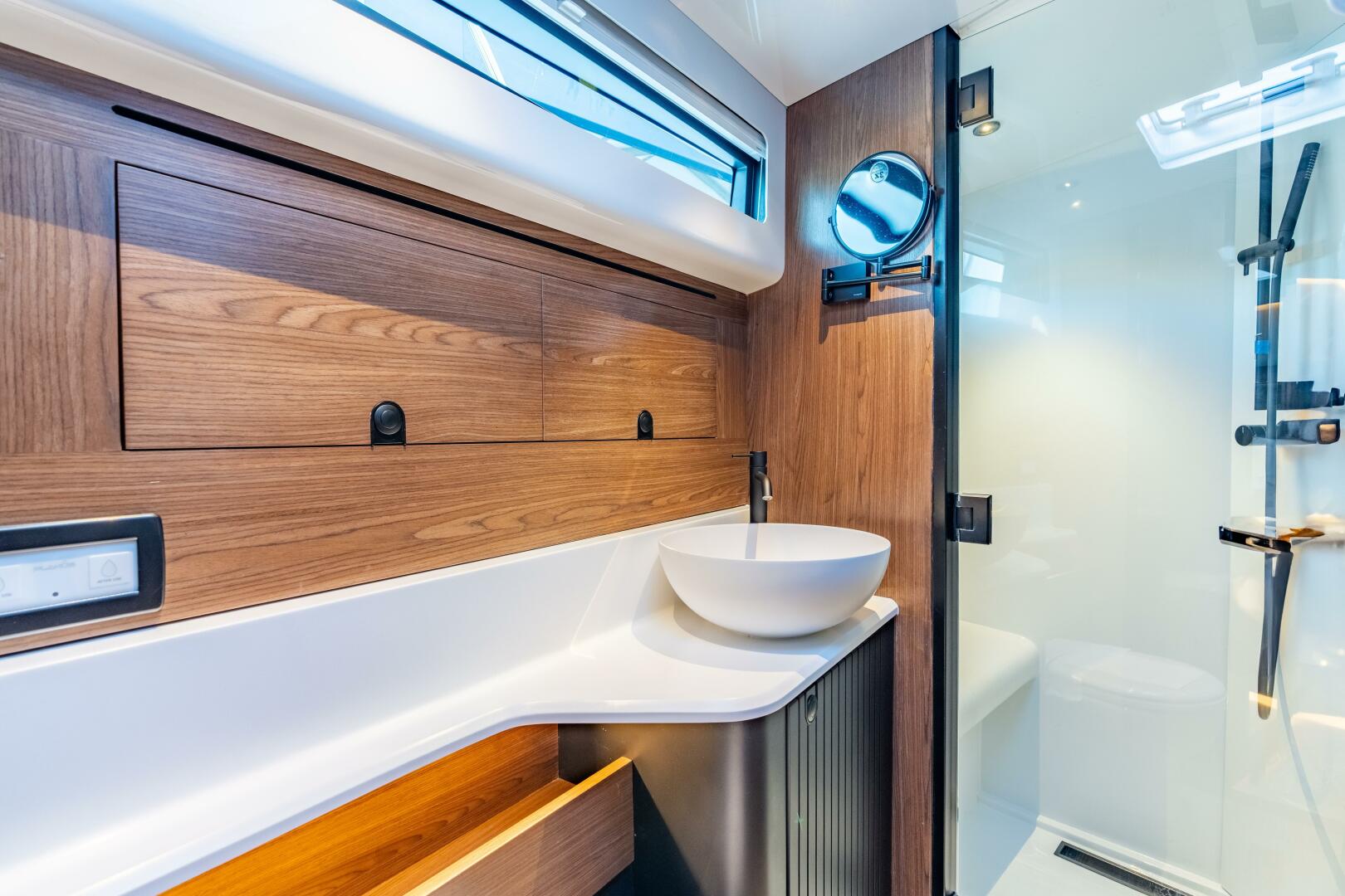 ECLIPSE 505 Shadow Demo 50ft ECLIPSE Yacht For Sale ECLIPSE 505 Shadow Demo 50ft ECLIPSE Yacht For Sale