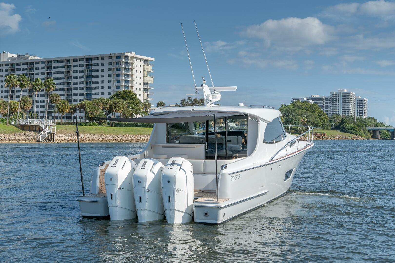 ECLIPSE 505 Shadow Demo 50ft ECLIPSE Yacht For Sale ECLIPSE 505 Shadow Demo 50ft ECLIPSE Yacht For Sale