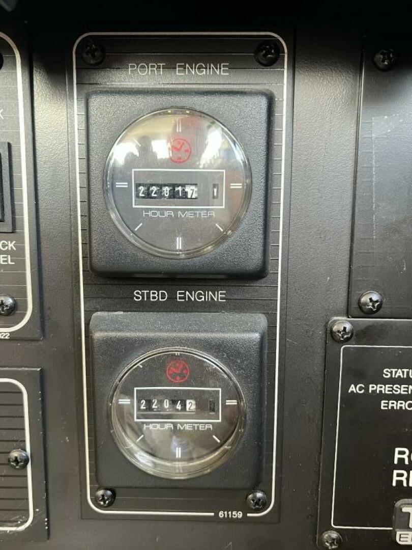 Wicked Twisted Road 37ft Bayliner Yacht For Sale