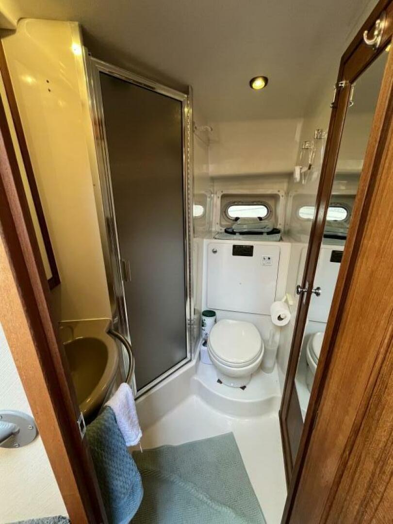 Wicked Twisted Road 37ft Bayliner Yacht For Sale