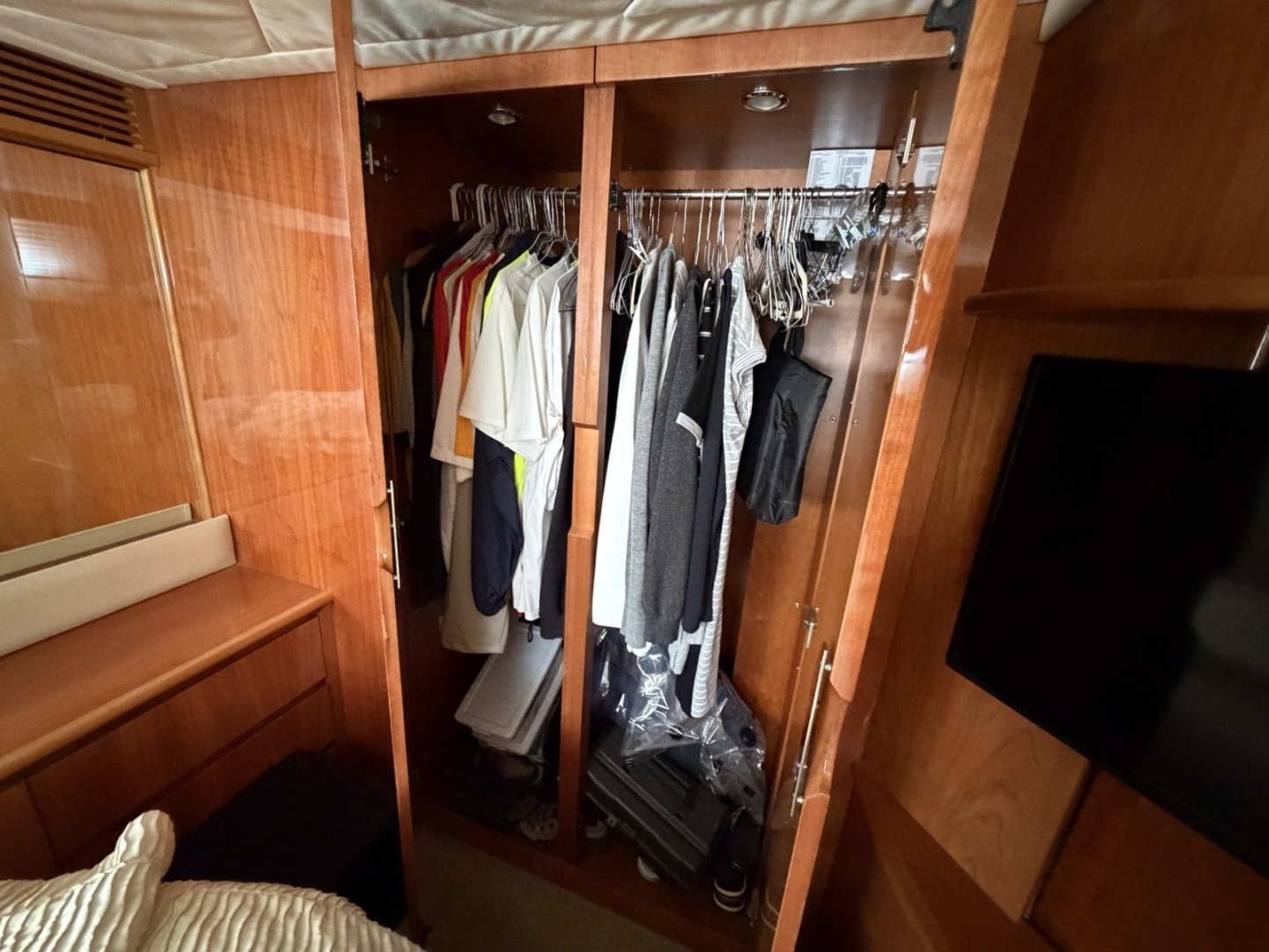 Viking Sport Cruisers V65 Express Yacht For Sale