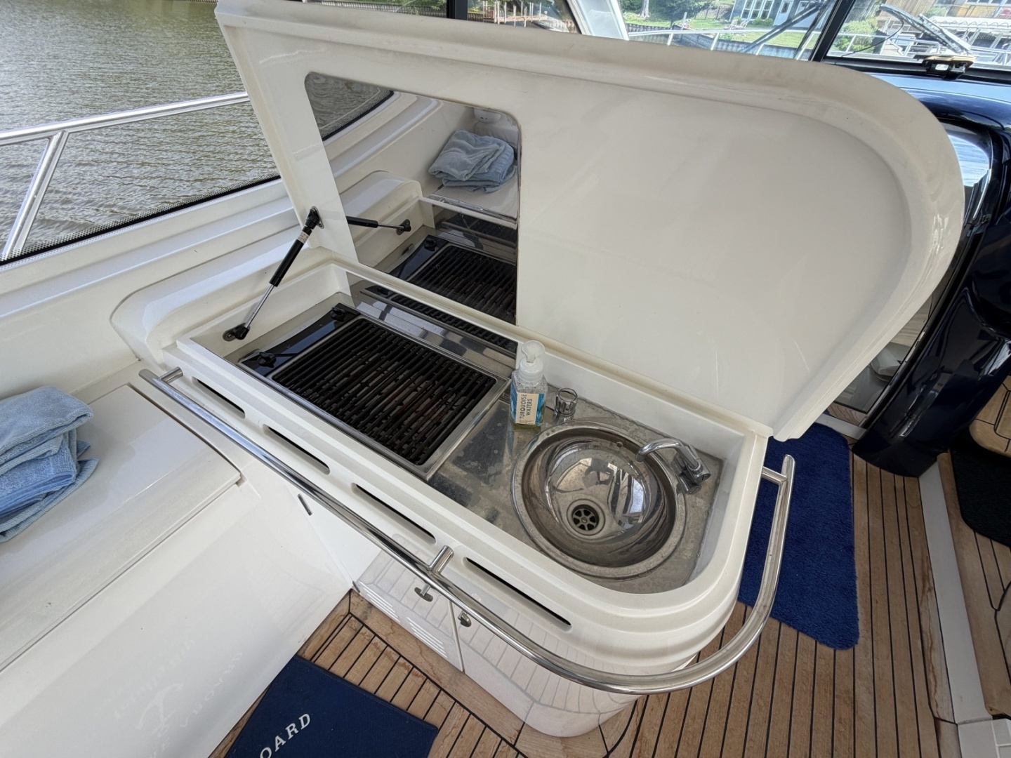 Viking Sport Cruisers V65 Express Yacht For Sale