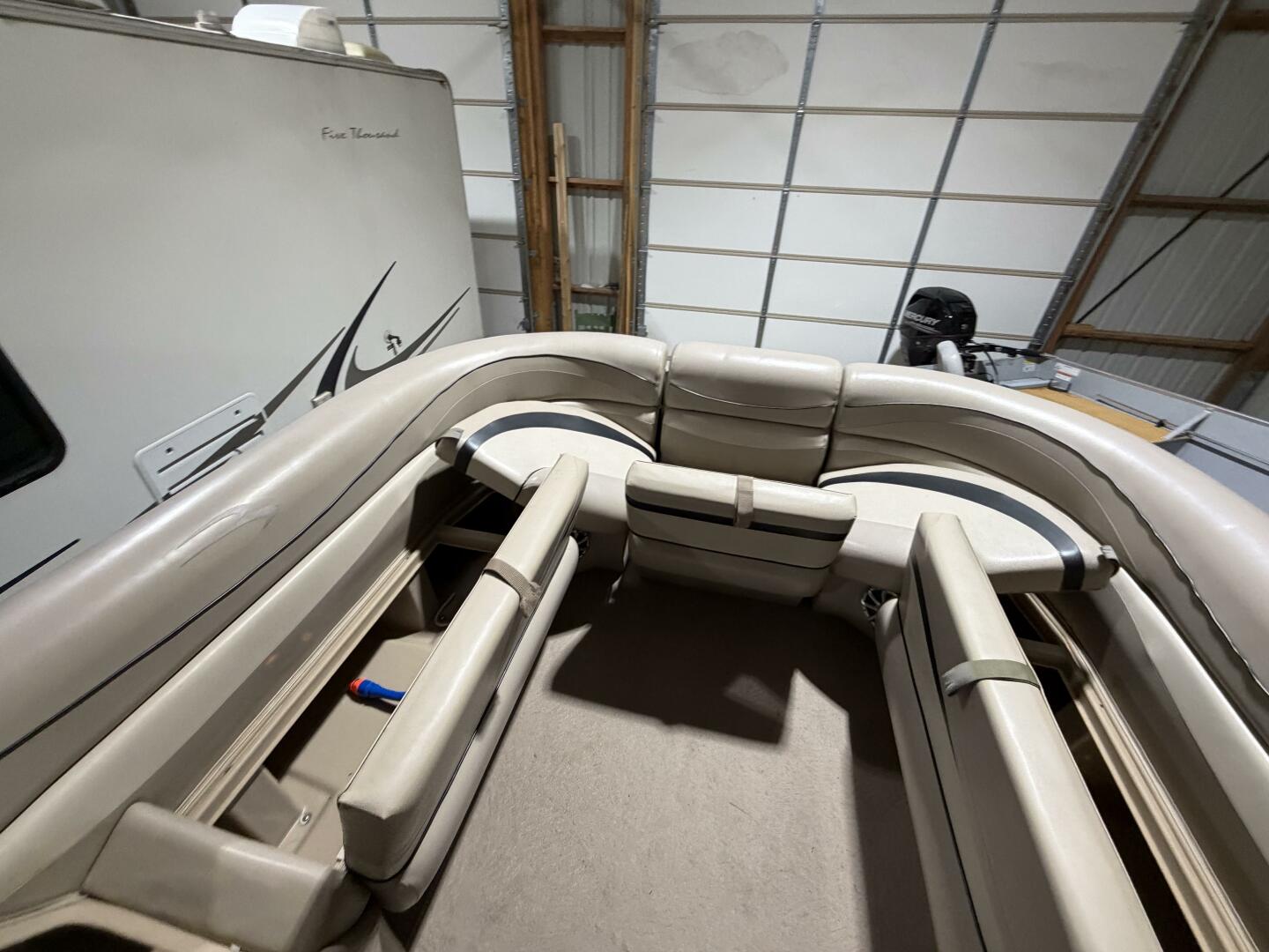 2011 Bennington 2554 GCW