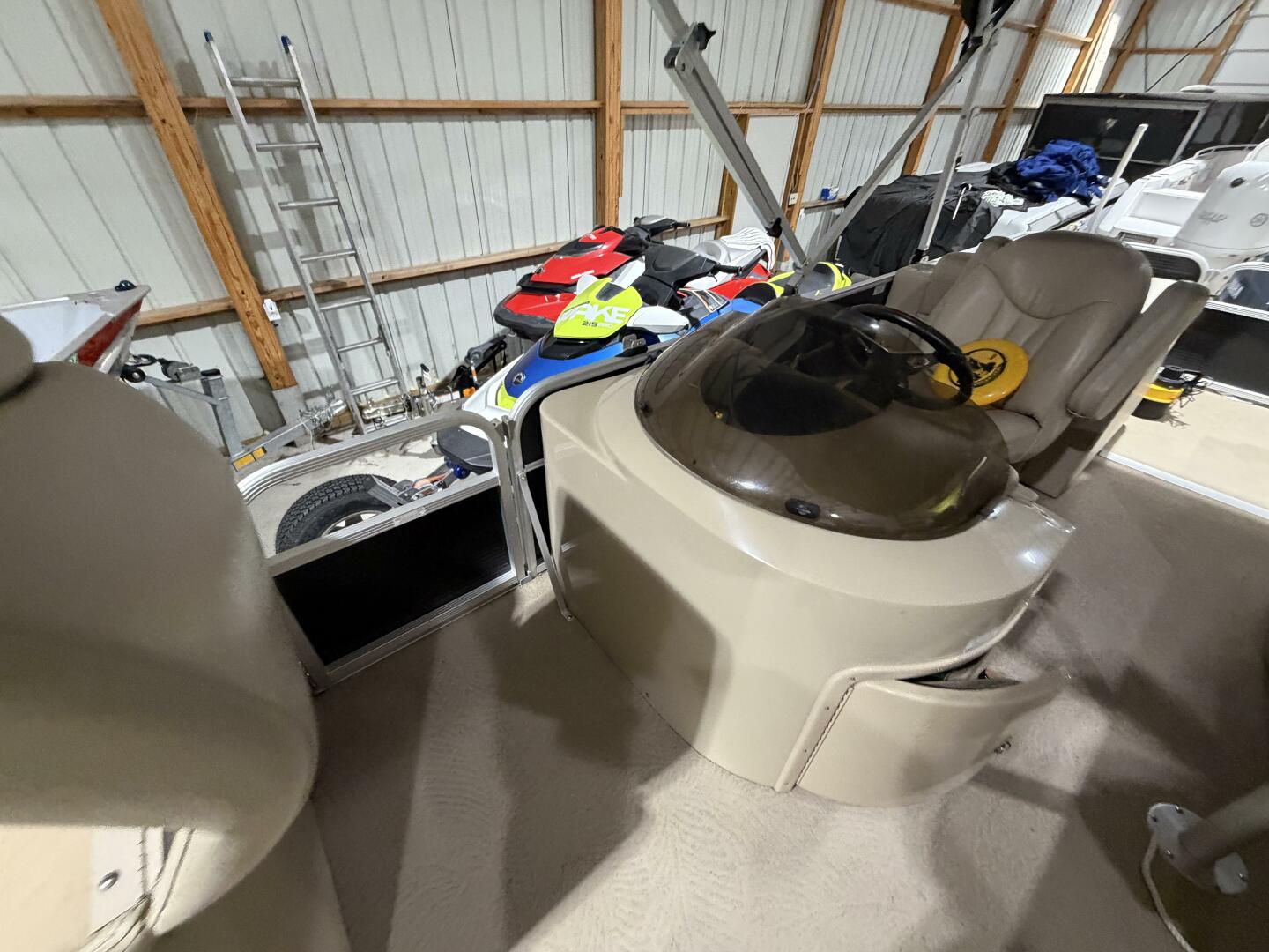 2011 Bennington 2554 GCW