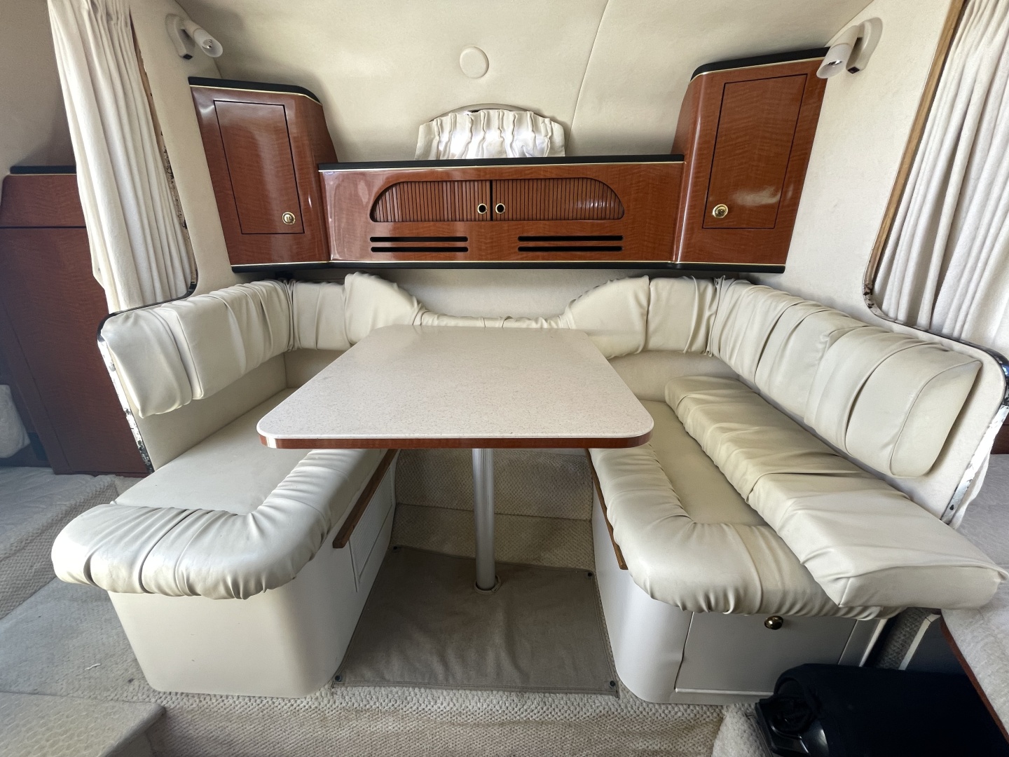 28ft Sea Ray Yacht For Sale