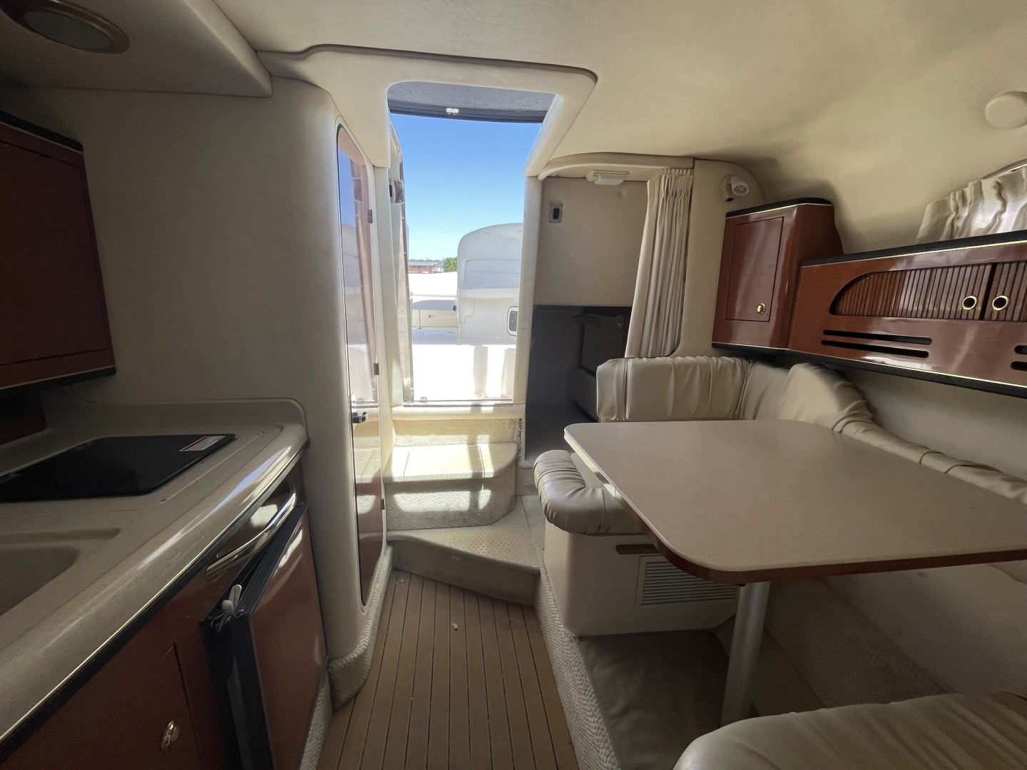 28ft Sea Ray Yacht For Sale