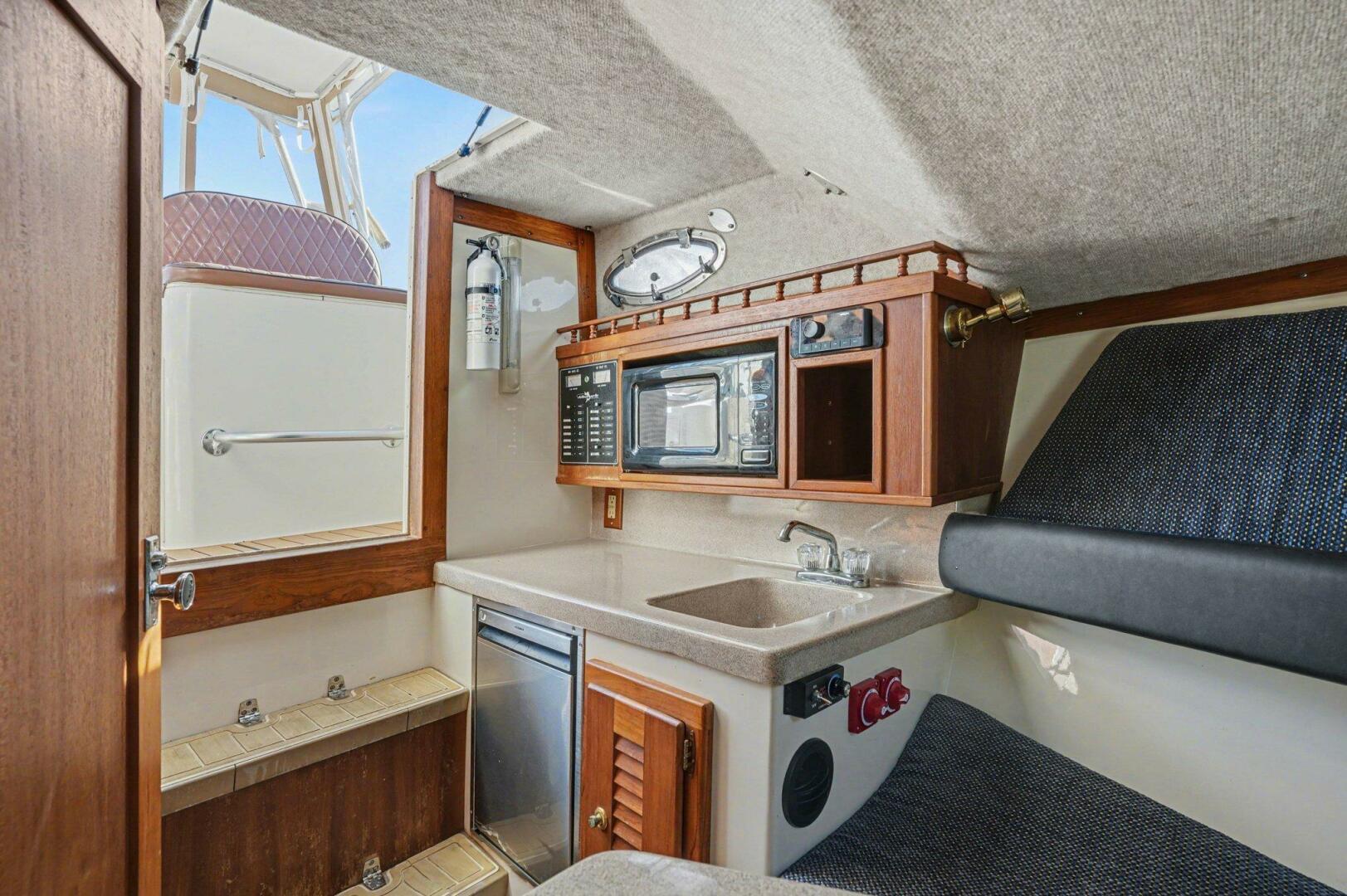 Leatherback 27ft Albemarle Yacht For Sale