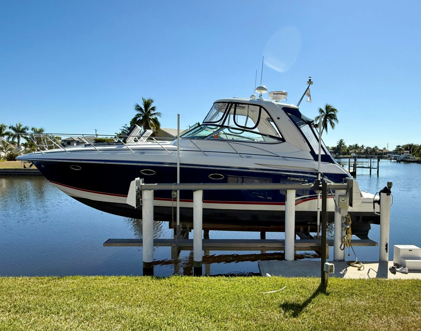 HOW WE ROLL 37ft Formula Yacht For Sale