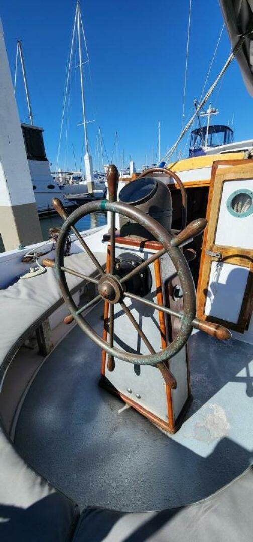 Hesper 32ft Tillotson Pearson Yacht For Sale