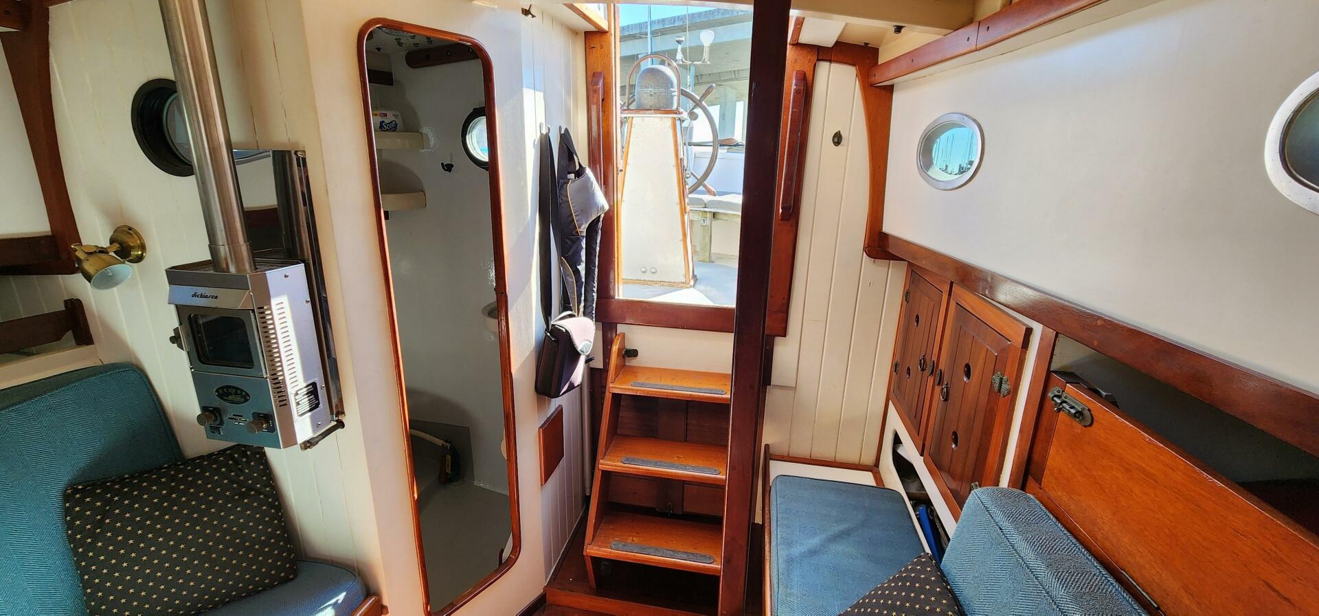 Hesper 32ft Tillotson Pearson Yacht For Sale