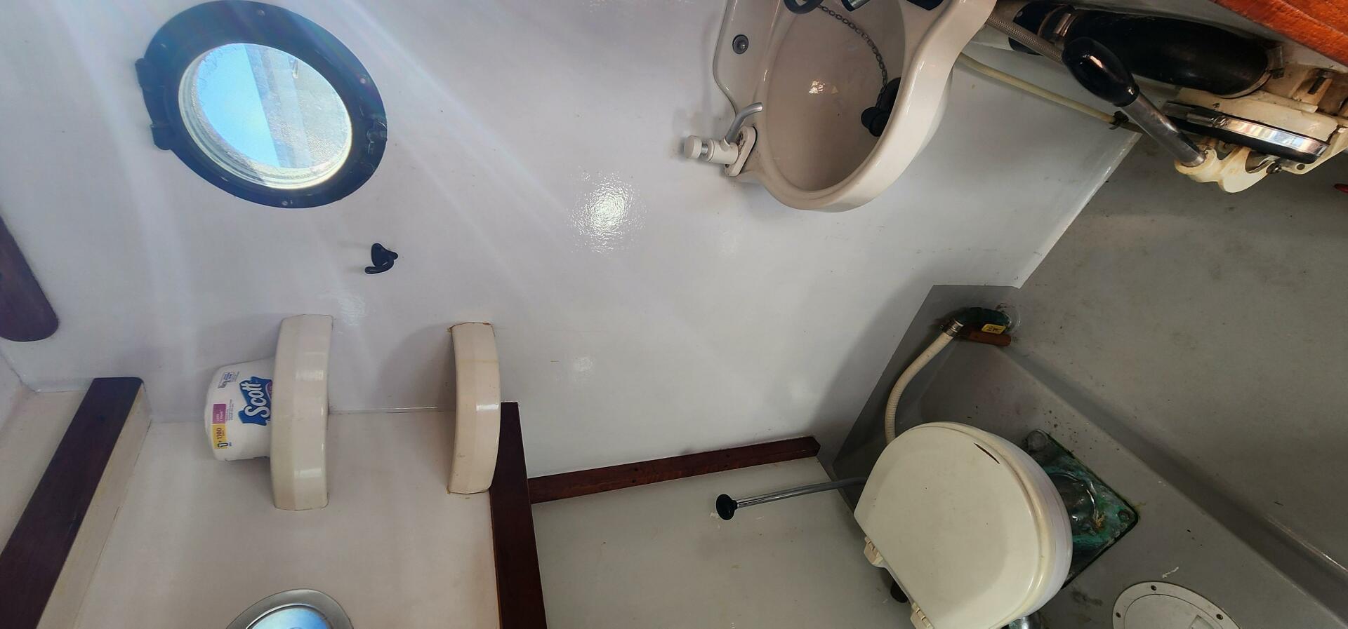 Hesper 32ft Tillotson Pearson Yacht For Sale