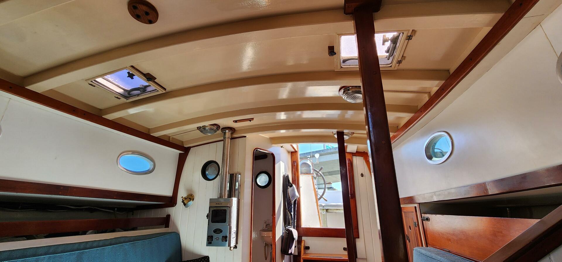 Hesper 32ft Tillotson Pearson Yacht For Sale