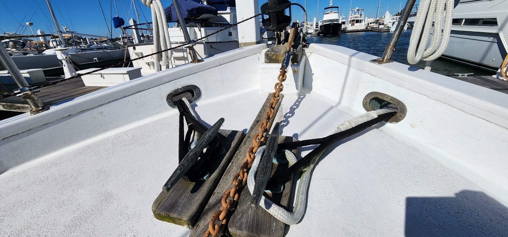 Hesper 32ft Tillotson Pearson Yacht For Sale