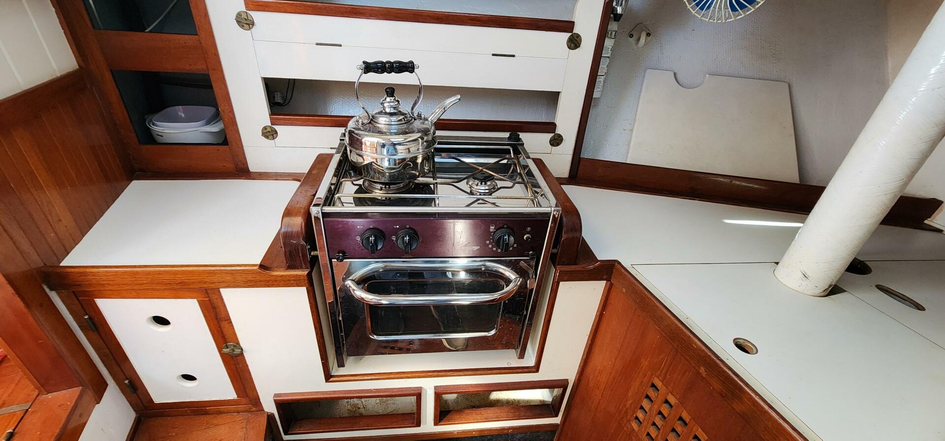 Hesper 32ft Tillotson Pearson Yacht For Sale