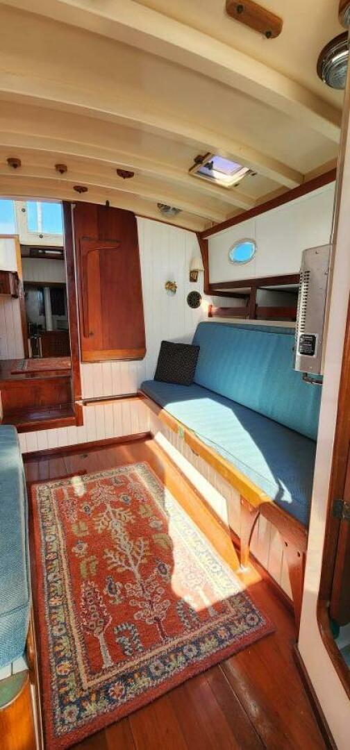 Hesper 32ft Tillotson Pearson Yacht For Sale