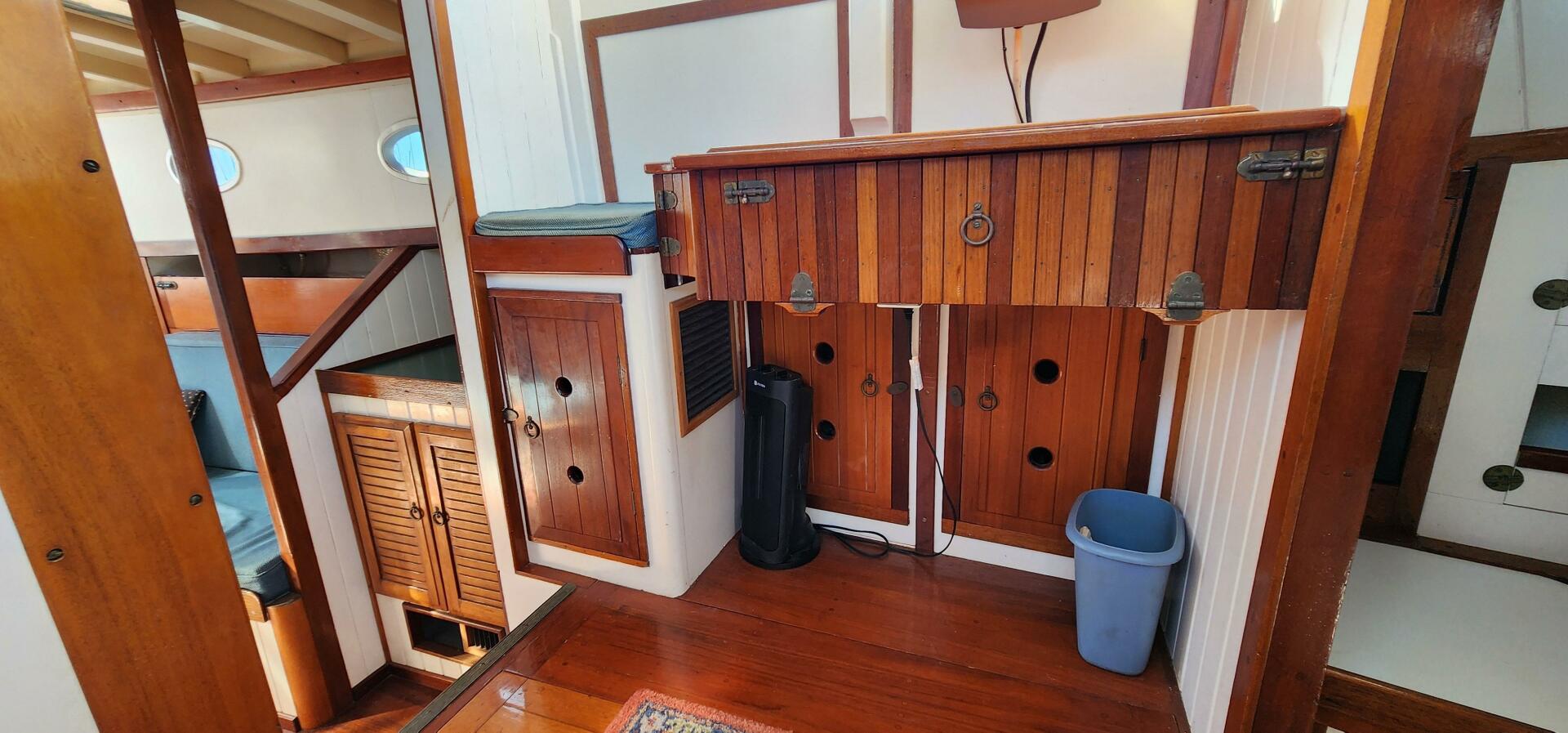 Hesper 32ft Tillotson Pearson Yacht For Sale