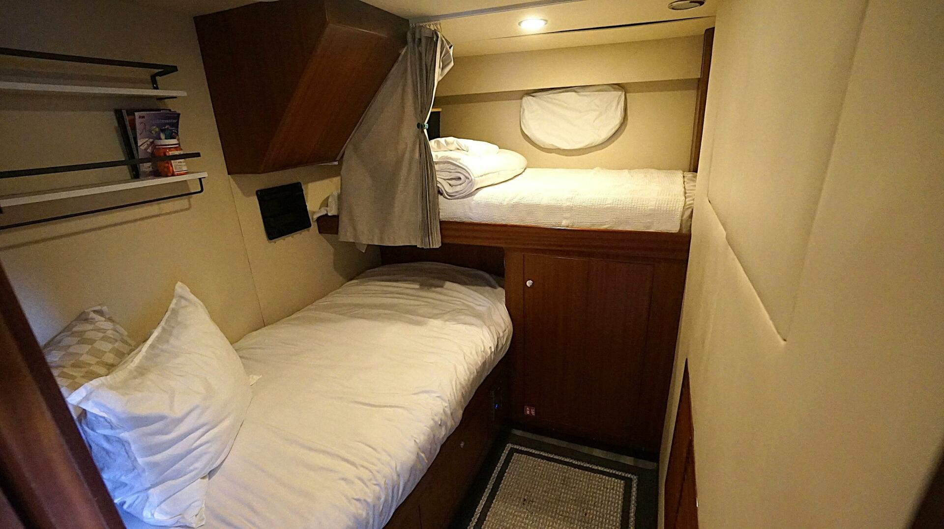 ROBIN S NEST 102ft Ocean Alexander Yacht For Sale