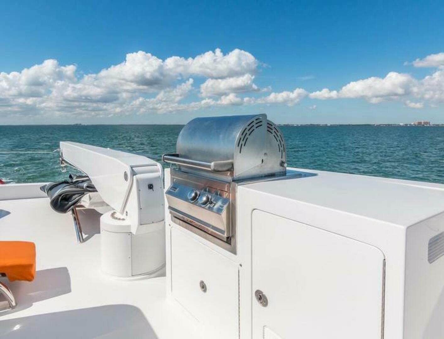 ROBIN S NEST 102ft Ocean Alexander Yacht For Sale