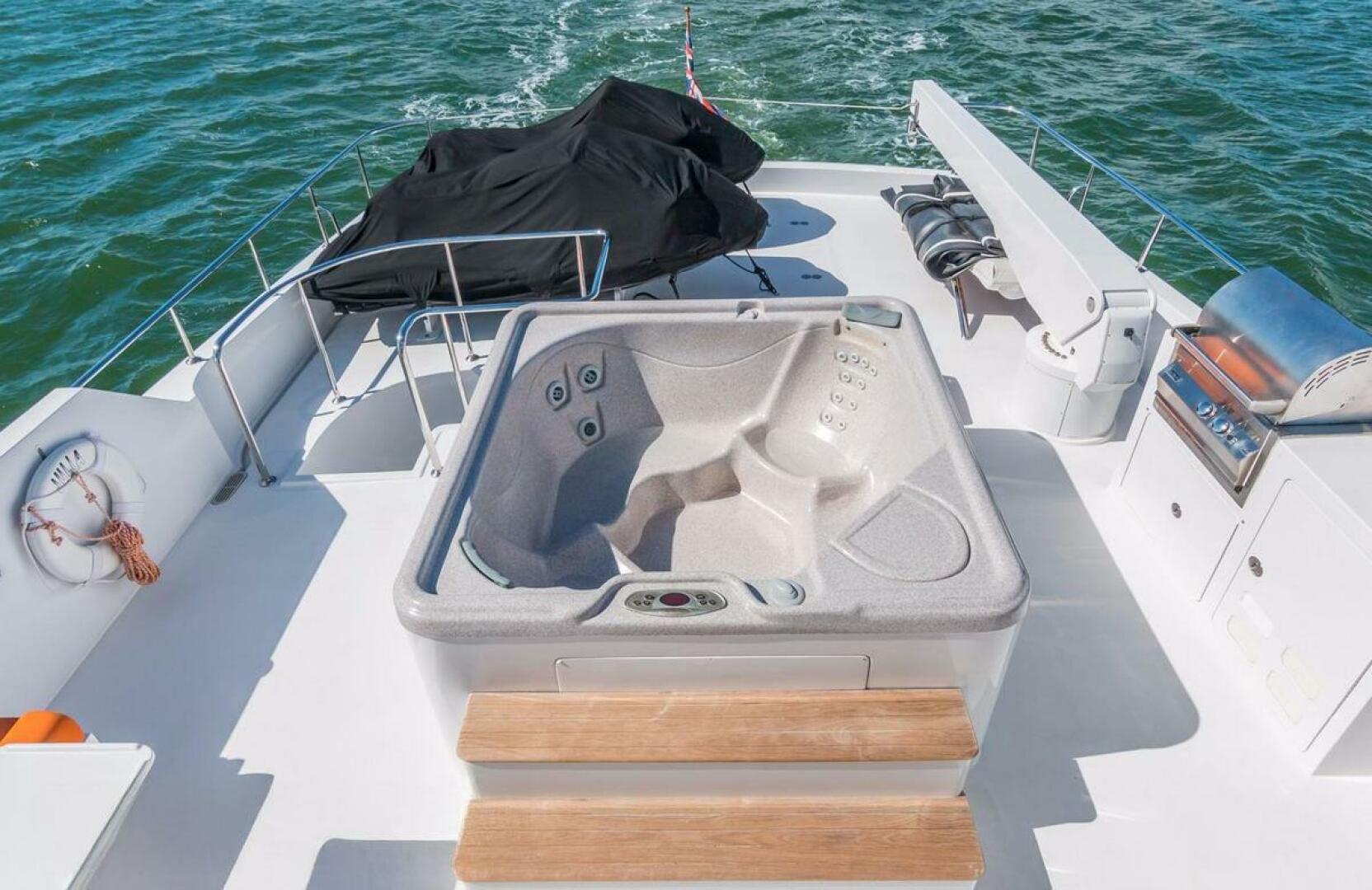 ROBIN S NEST 102ft Ocean Alexander Yacht For Sale