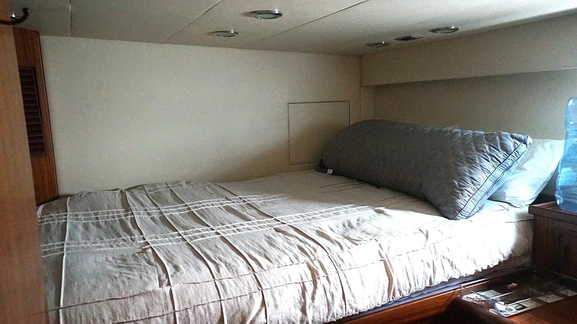 ROBIN S NEST 102ft Ocean Alexander Yacht For Sale