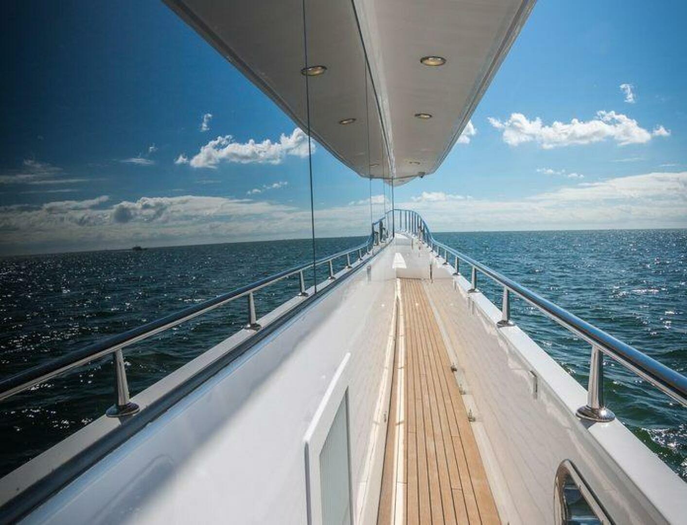 ROBIN S NEST 102ft Ocean Alexander Yacht For Sale