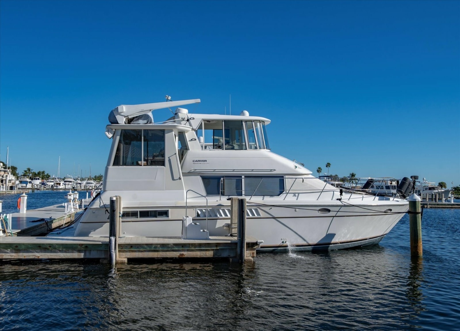 1998 Carver 455 Aft Cabin MY