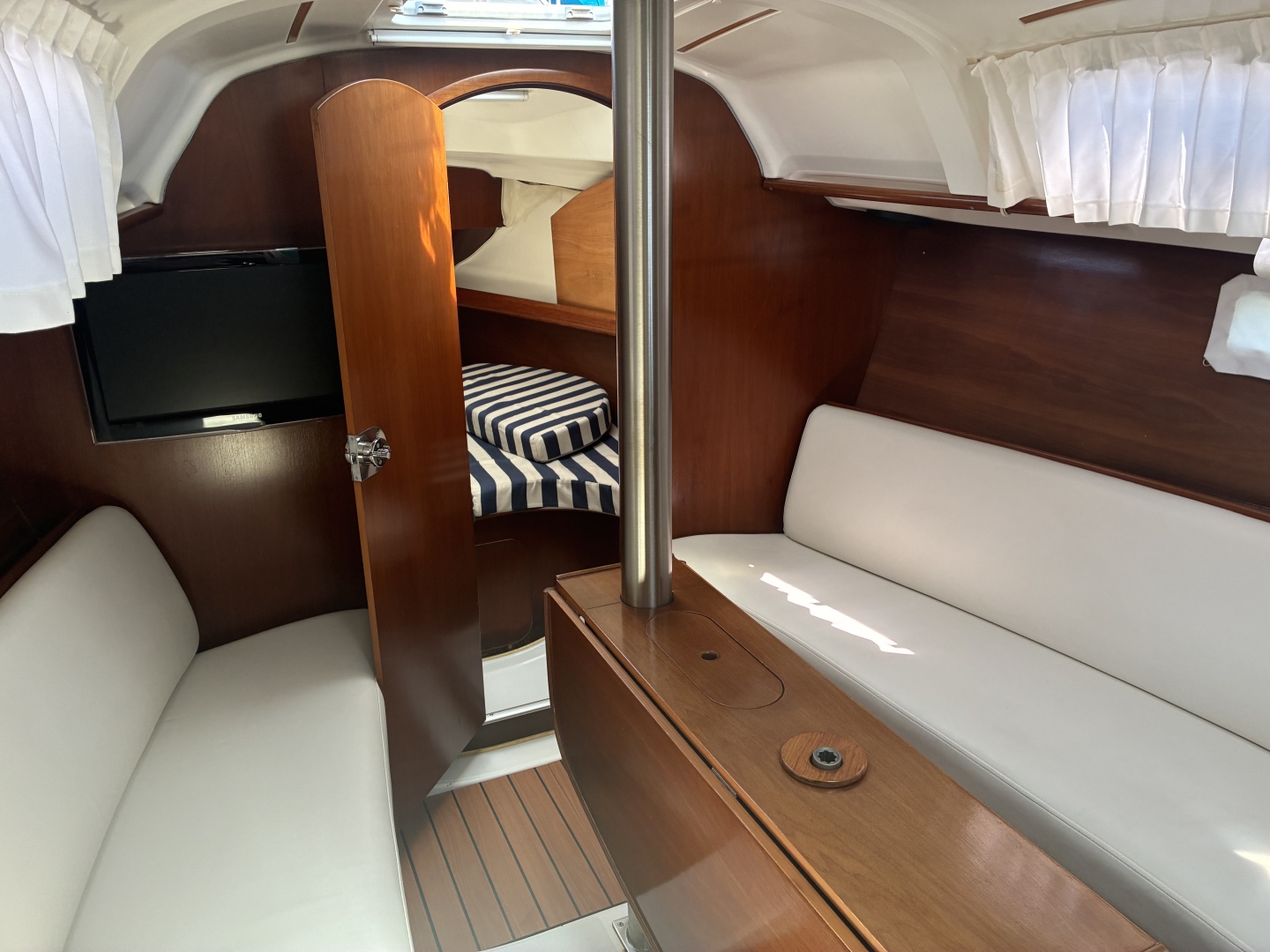 Tootie Ma 31ft Beneteau Yacht For Sale