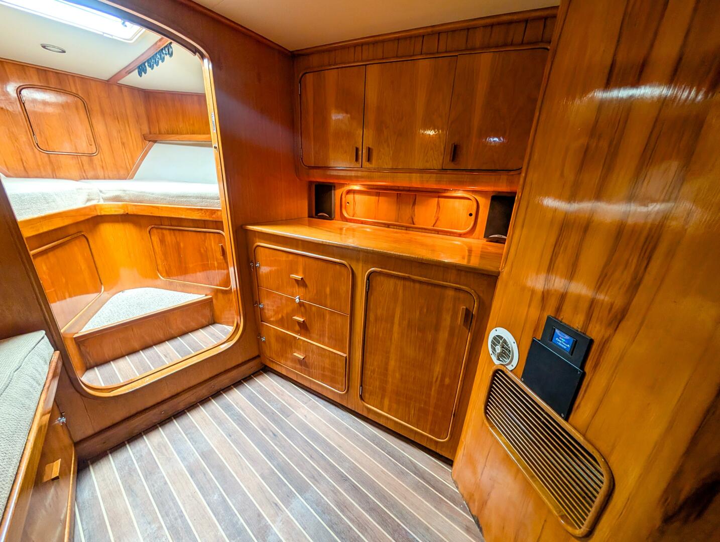 SASSY GIRL 40ft Tides Yacht For Sale